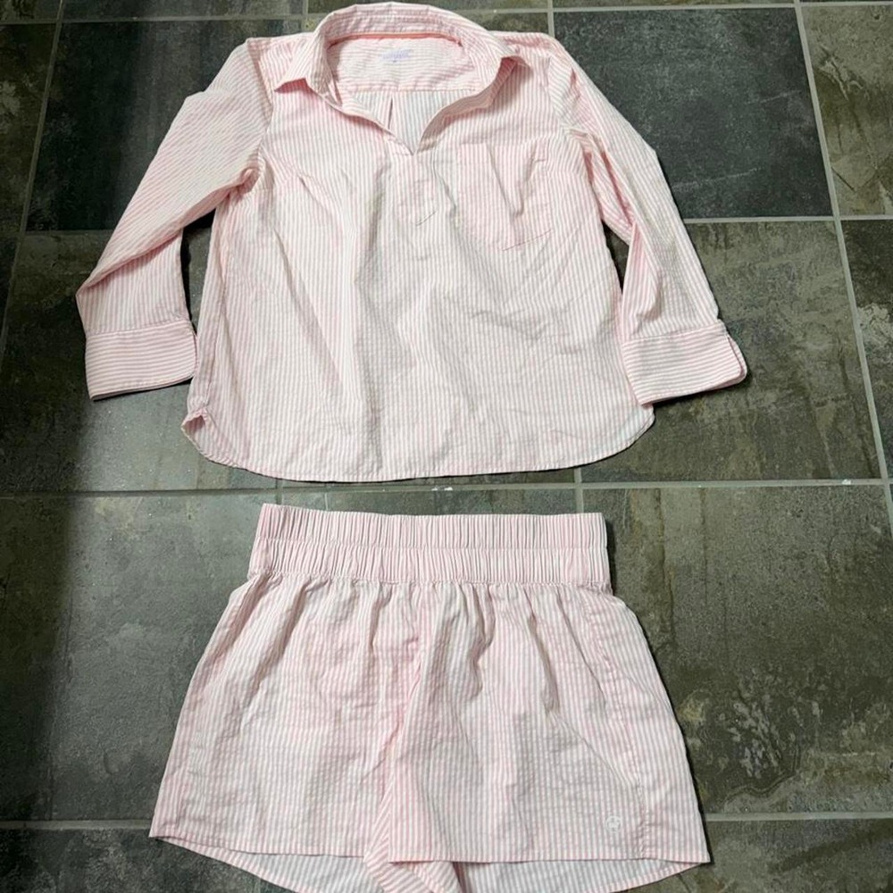 Vineyard Vines Performance Pink Seersucker Stripe Shirt and Shorts Set Medium